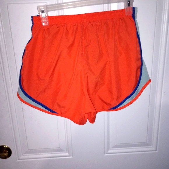 Orange and Blue Size M Nike Dry Fit - Picture 4 of 4